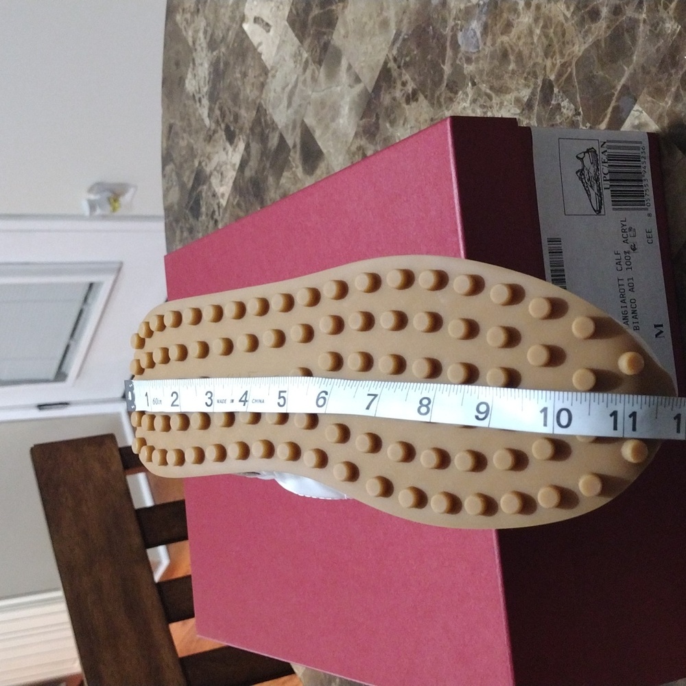 ❌SOLD❌Ferragamo Iggy Sneakers - Picture 16 of 17